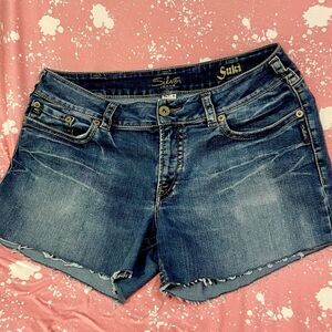 Silver Jeans Co. Size 16 Suki Mid-Rise Curvy Fit Cut-Off Denim Shorts